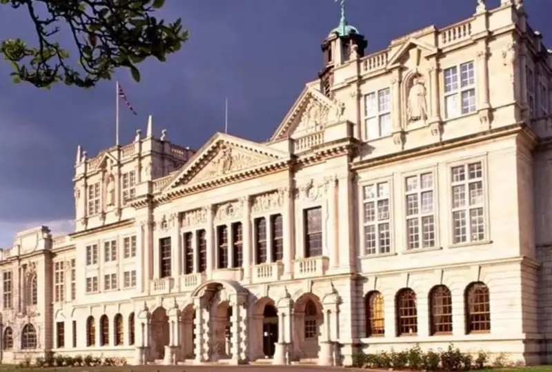 Британские студенты признались, что писали работы с помощью ChatGPT