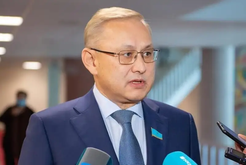 بەيبىت يسابايەۆ ءوزىن «ۇيىقتاپ جۇرەتىن اكىم» دەيتىندەرگە جاۋاپ بەردى