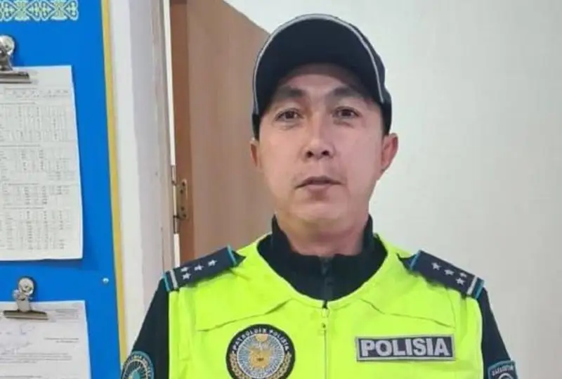 Купавшихся в фонтане с электрическим током детей спас полицейский в Аксу