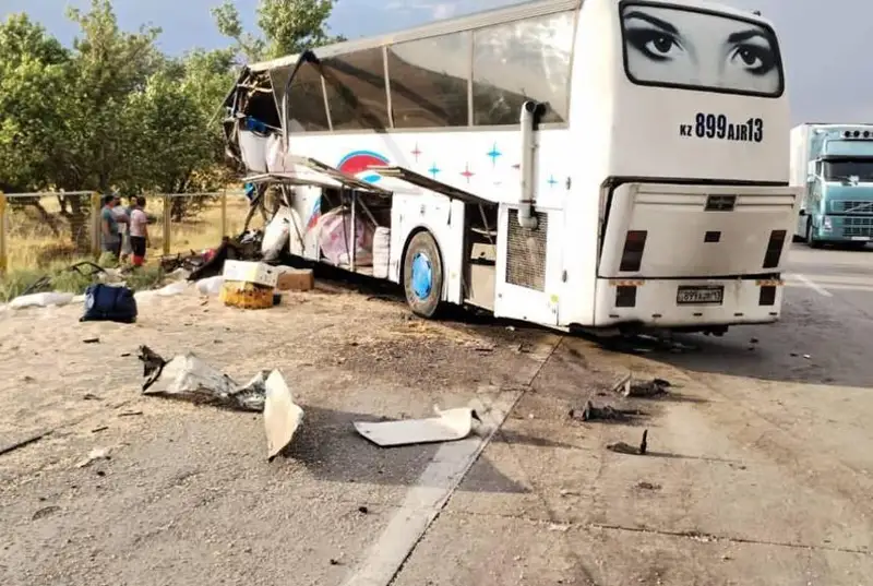 الماتى - تاشكەنت - تەرمەز تاس جولىنداعى جول اپاتىنان ەكى ادام كوز جۇمدى