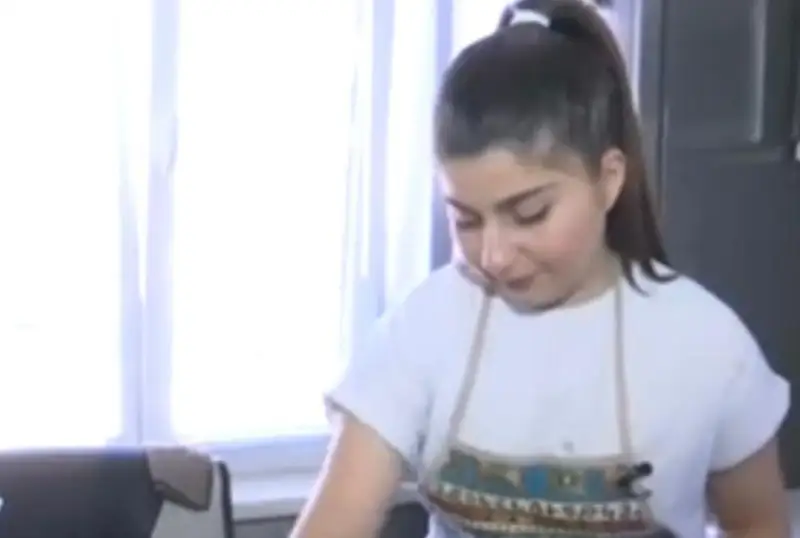 ارميان قىزى سيۋزاننا وۆسەپيان: قازاق اندەرىن ەرەكشە تامسانىپ تىڭدايمىن