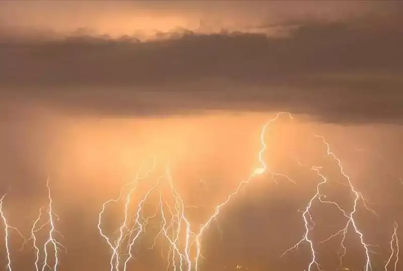 Бангладешда чақмоқ уриши оқибатида тўққиз киши ҳалок бўлди