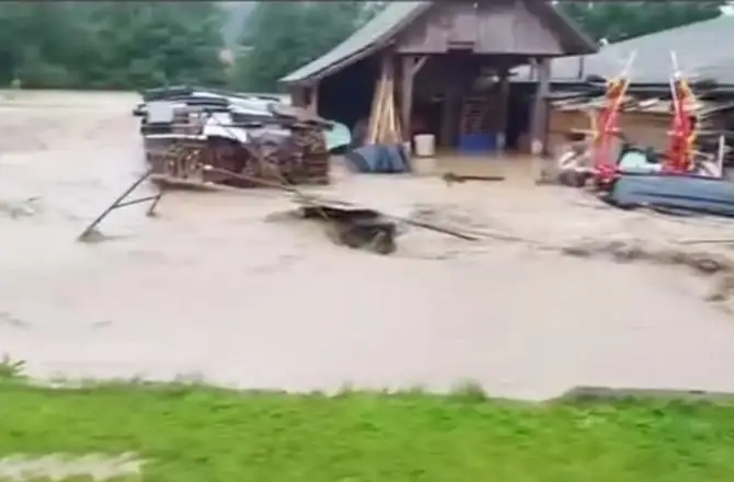 Наводнение в Словении унесло жизни трех человек