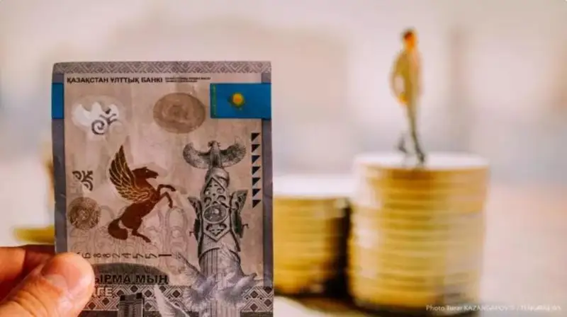 تەڭگەمەن ساقتالعان دەپوزيتى بار ادامدارعا مەملەكەتتەن اقشا تۇسە باستادى