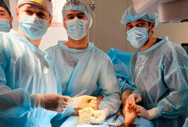 Уникальную операцию «хрустальному» ребенку провели в Алматы