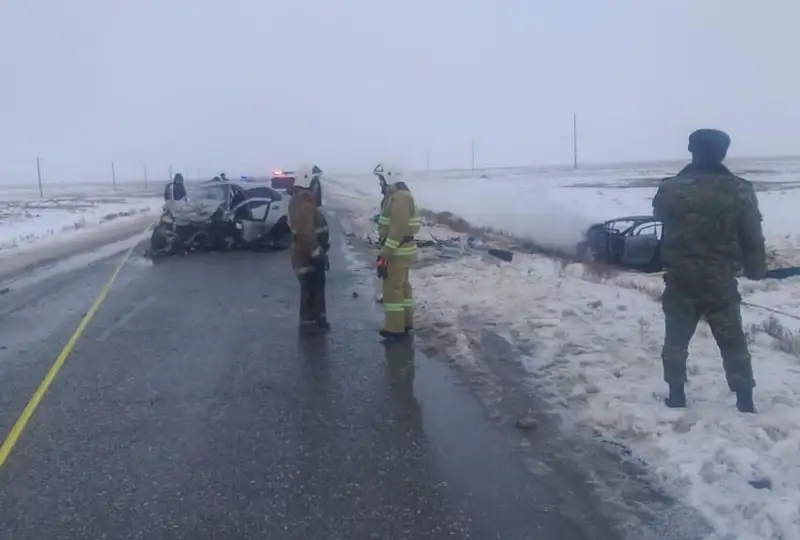 Двое погибли в ДТП на трассе в Атырауской области