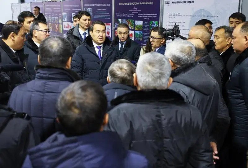 Ҳукумат раҳбари Алмати вилояти аграрийлари билан муаммоли масалаларни муҳокама қилди