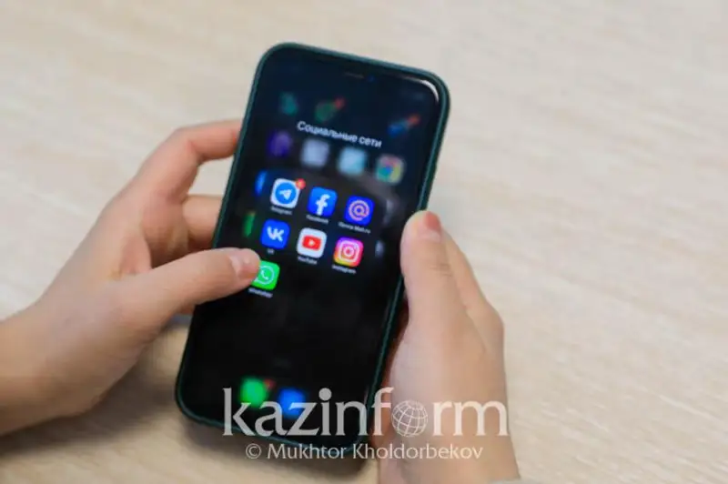WhatsApp jelisiniń basshysy Telegram-dy qoldanbaýǵa shaqyrdy
