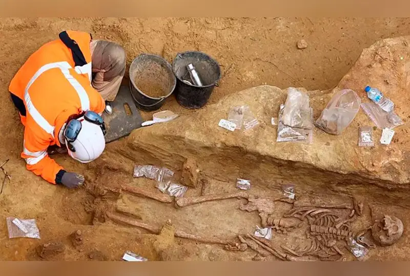 Древний некрополь в центре Парижа обнаружили археологи