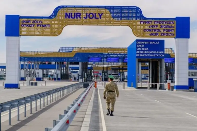 Действие брони по электронной очереди авто продлили на пропускном пункте на границе с Китаем