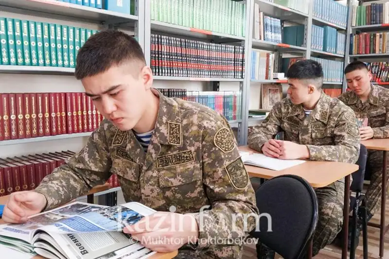 1,5 тысячи срочников прошли отбор в вузы на грант без ЕНТ