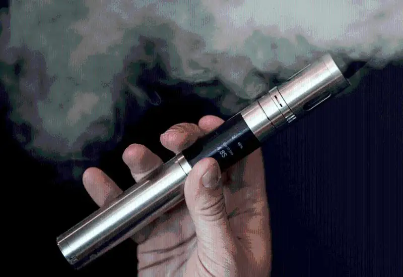 دەپۋتات ەلىمىزدە ۆەيپتەردى ساتۋعا تىيىم سالۋدى سۇرادى