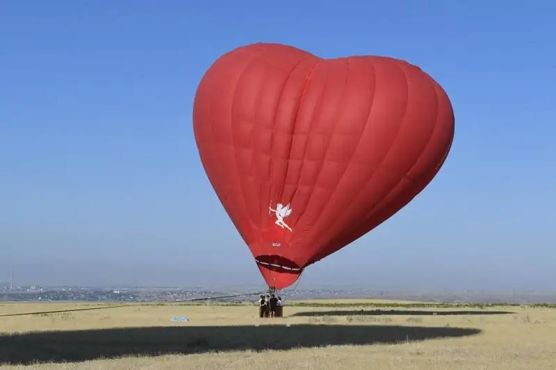 Фестиваль воздушных шаров впервые проходит в Конаеве