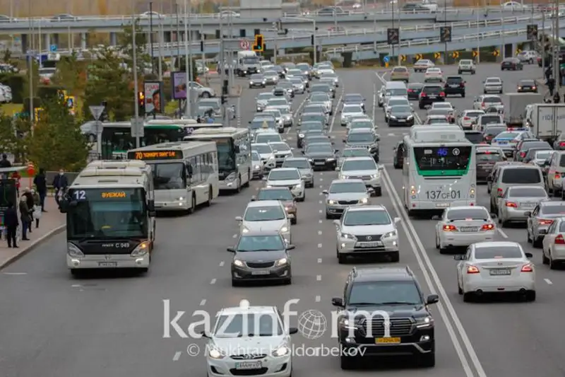 Астананың Мәңгілік ел даңғылында көлік кептелісі проблемасы қашан шешіледі