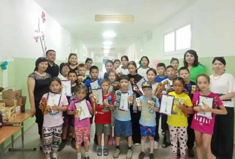 Бесплатные путевки в летние лагеря предоставят детям, эвакуированным из области Абай