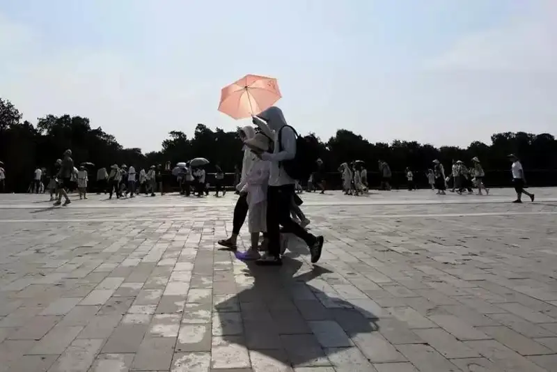 Шинжонда 52,2 даража юқори ҳарорат қайд этилди ва Хитой рекордини янгилади