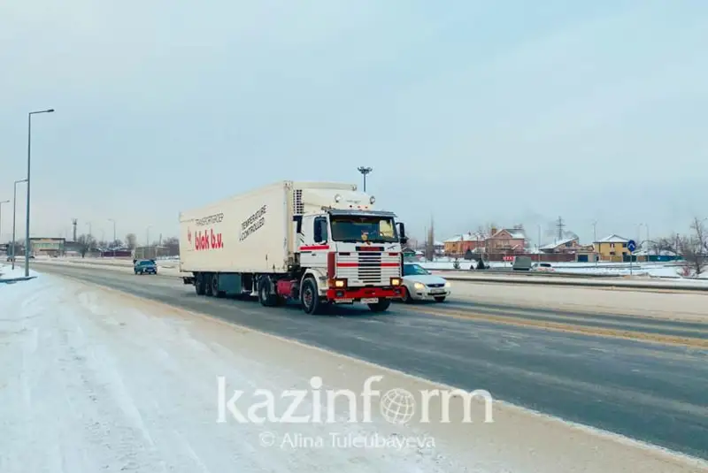 Движение ограничили для грузовиков с прицепами в Абайской области