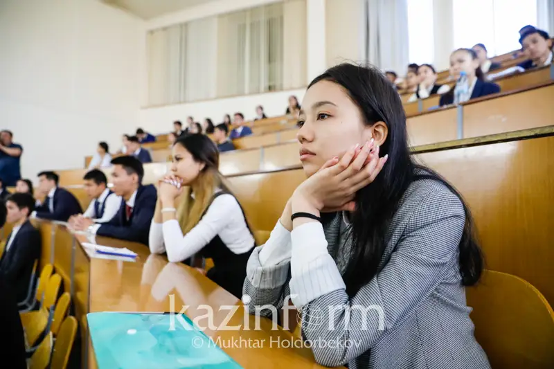 Родителям запрещено ожидать детей на территории пунктов сдачи ЕНТ