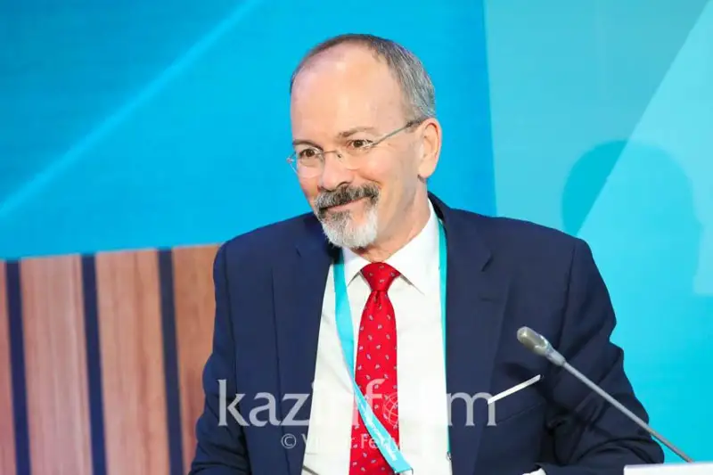 Ortalyq Azııa elderi óz múmkindikteriniń tek bir bóligin paıdalanyp otyr – Ýılıam Tompson