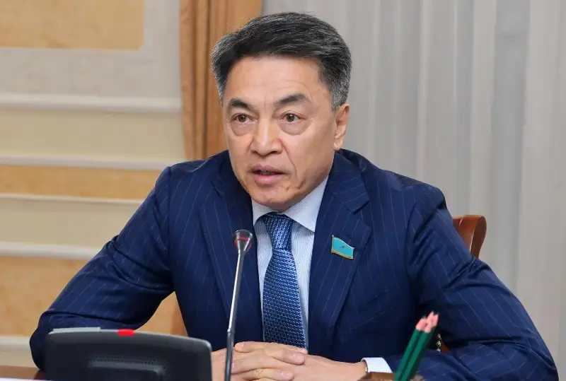 Аскар Шакиров стал председателем Комитета по международным отношениям, обороне и безопасности