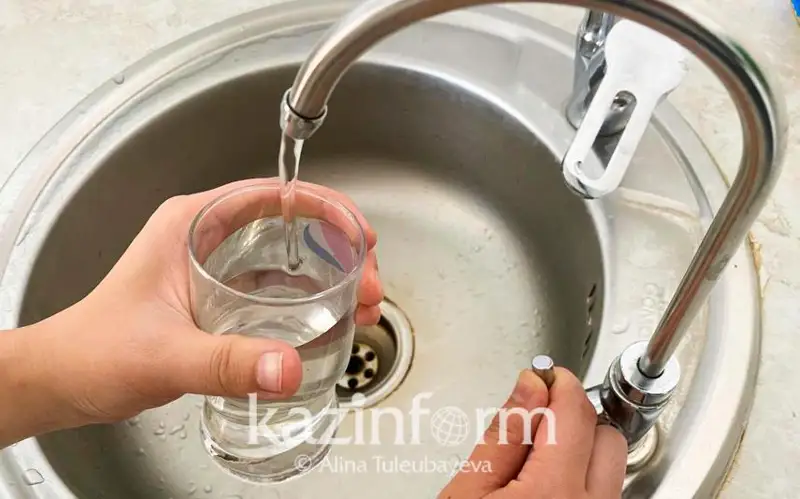 Almatynyń Medeý aýdanynda sý áli de keste boıynsha berilip jatyr