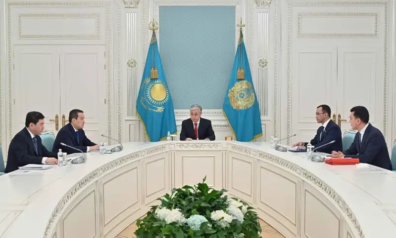 Қозоғистон Президенти Парламент Мажилисини тарқатиб юбориш бўйича йиғилиш ўтказди