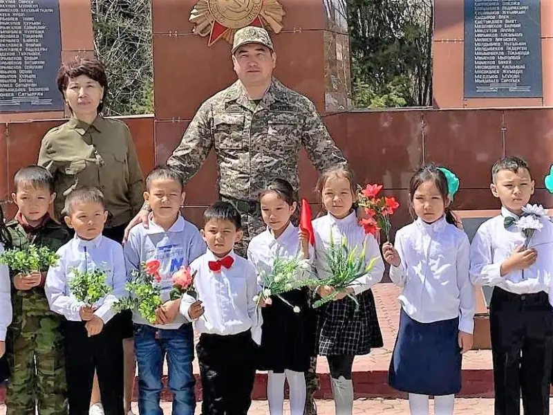 В Аксу военнослужащий спас тонущего ребенка