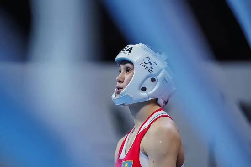 Алуа Балкибекова победила российскую чемпионку на ЧМ-2023 по боксу