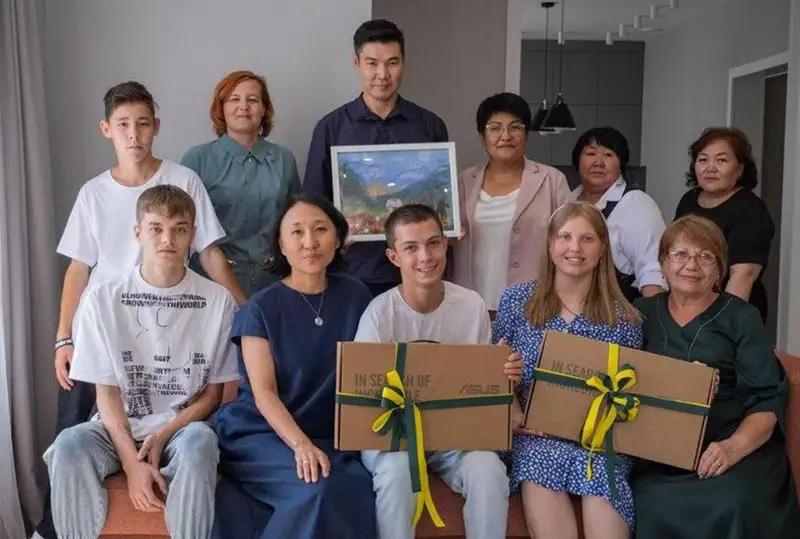 Выпускникам детской деревни Темиртау подарили Дом юношества