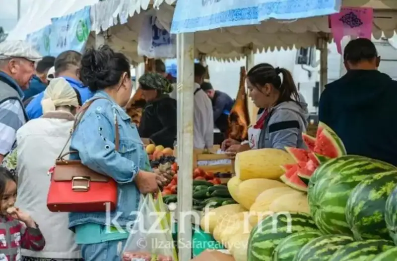 Санврачи Алматы выявили превышение нитратов в арбузах и дынях