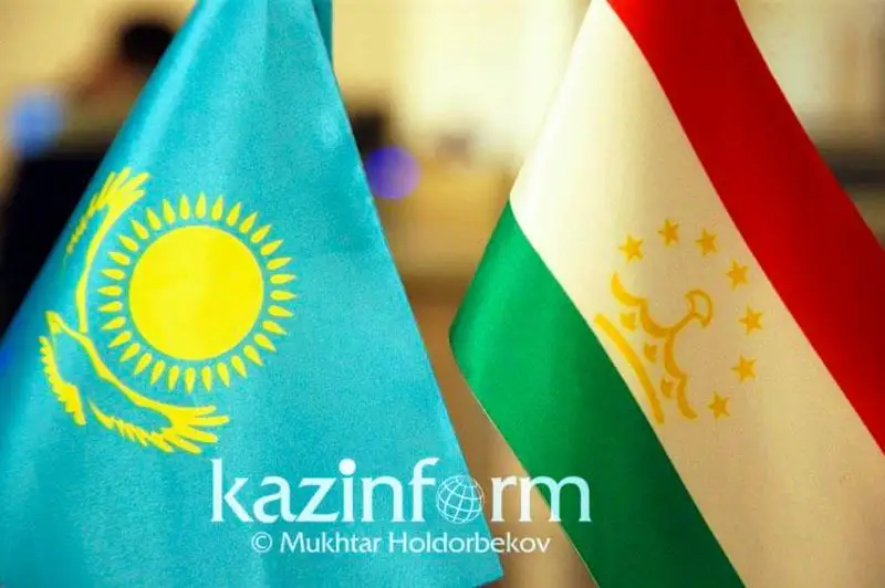 Tájikstan Prezıdenti Qasym-Jomart Toqaevty dıplomatııalyq qatynastyń 30 jyldyǵymen quttyqtady