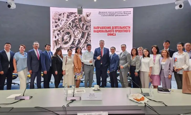 数字发展部副部长同国际项目管理协会理事会主席举行会晤