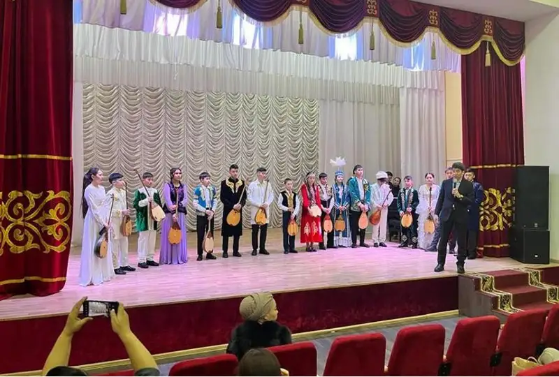 Юных айтыскеров наградили в Караганде