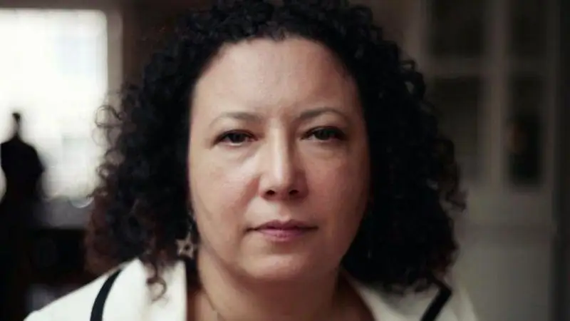 ادامنىڭ جىنىسى ءومىر بويى وزگەرمەيدى دەگەن پىكىرى ءۇشىن جۇمىستان قۋىلعان ايەل سوتتا جەڭىپ شىقتى