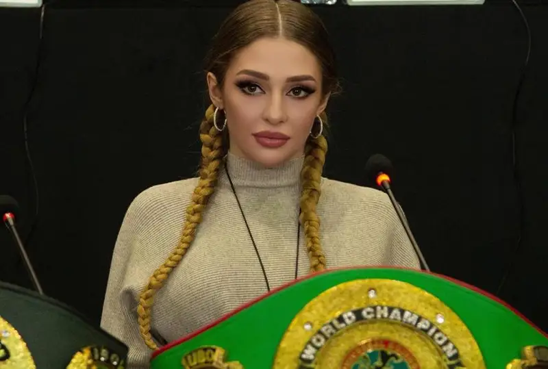 انگەلينا لۋكاس: دورەكى جىگىتتىڭ ءتىسىن قاعىپ العان كەزىم بولدى