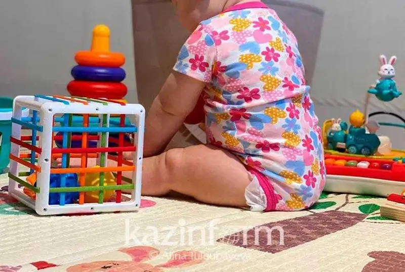 دەپۋتاتتار ءار بالاعا 70 مىڭ تەڭگە كولەمىندە جاردەماقى بەلگىلەۋدى ۇسىندى