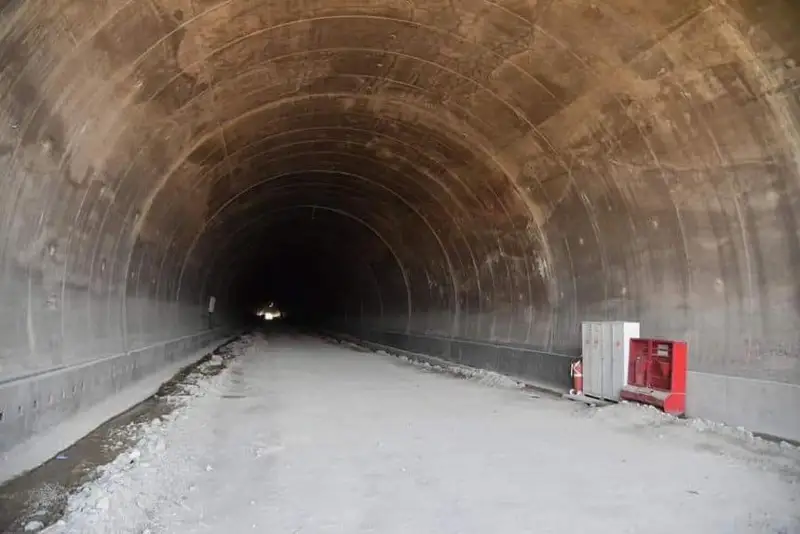 Túrkistan oblysynda 10 jyl buryn bastalǵan tonneldiń qurylysy bıyl aıaqtalady