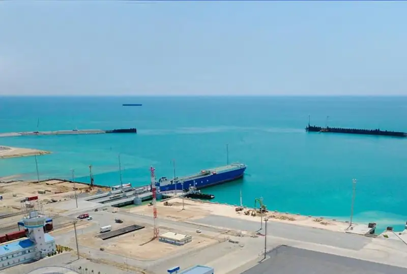 Abu Dhabi Ports «Quryq» portyn damytýǵa qyzyǵýshylyq tanytyp otyr