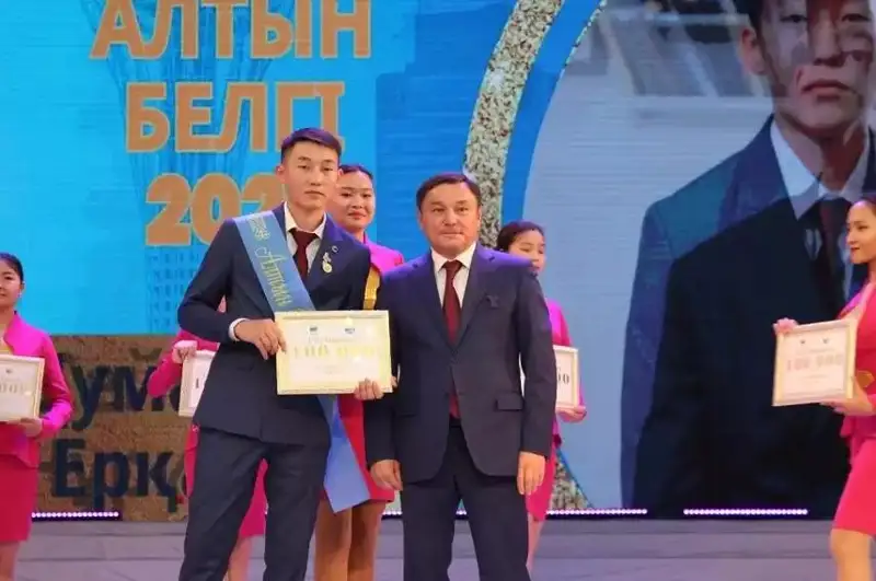 Ақмола вилоятида «Олтин белги» эгалари 100 минг тенгелик сертификат олди
