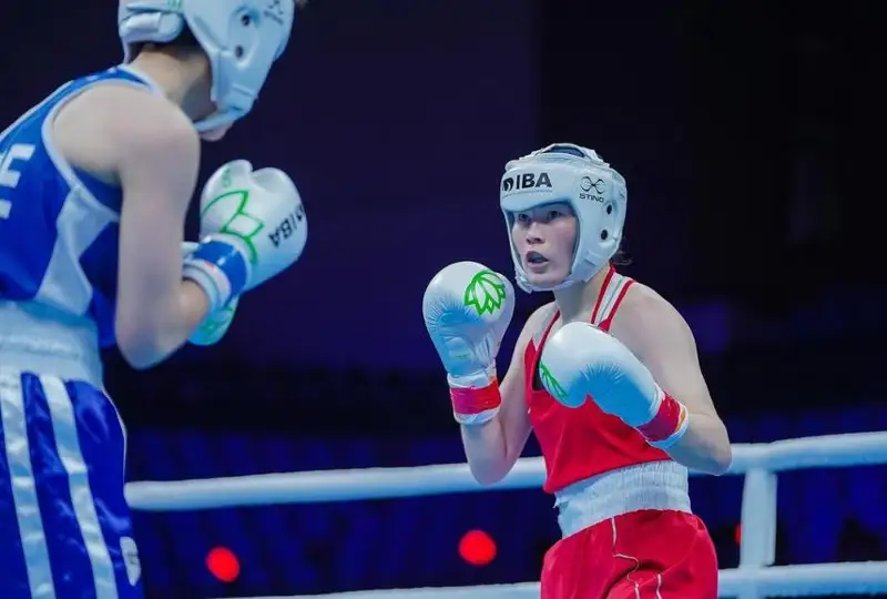 Нокаутом закончился первый бой Казахстана на женском ЧМ-2023 по боксу
