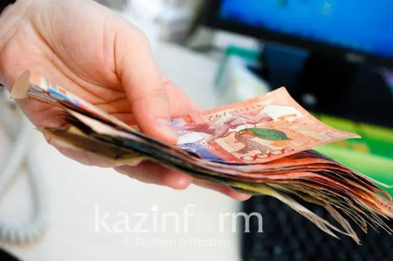 259,3 млрд тенге перевели казахстанцы за рубеж с начала года