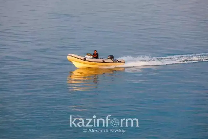Oralda aǵaıyndy eki jasóspirim sýǵa ketip qala jazdady