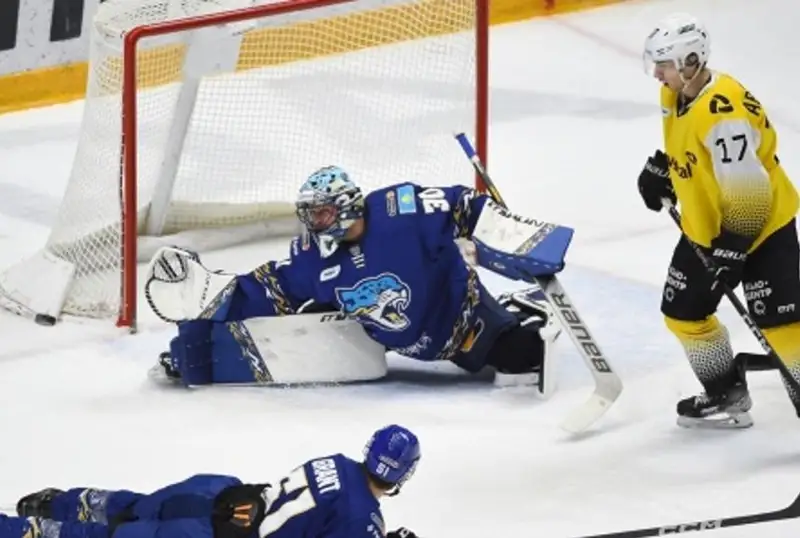 «Барыс» проиграл аутсайдеру в домашнем матче КХЛ