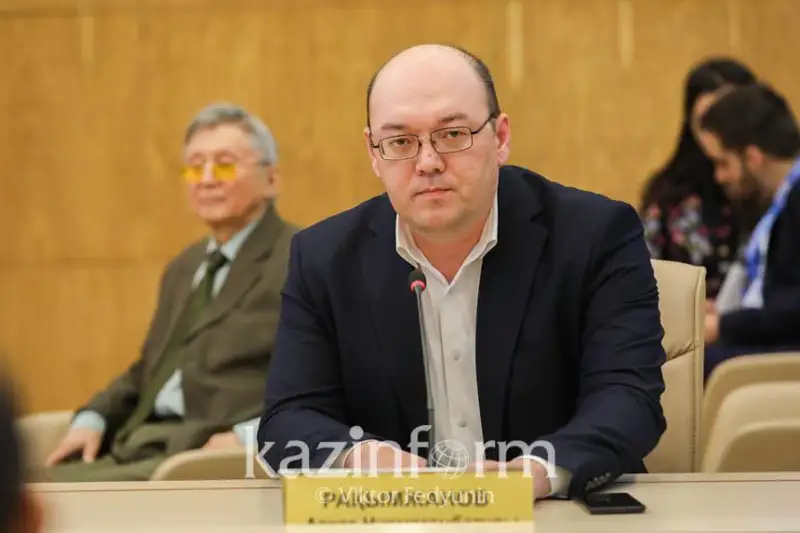 JSDP tóraǵasy: Qazaq tilin tezirek úırenýge bar kúsh-jigerimdi salamyn