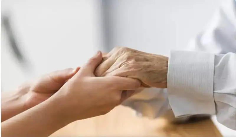 ەڭ ءبىرىنشى قارتاياتىن دەنە مۇشەلەرى