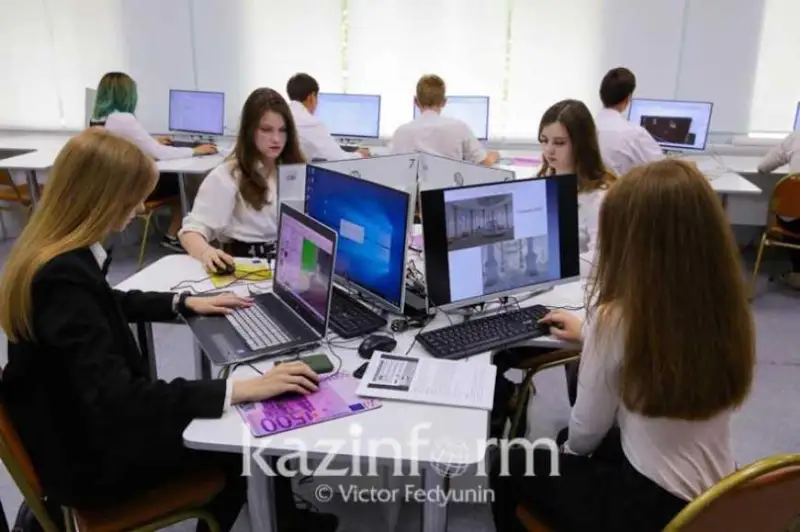 Qazaqstandyq JOO-nyń fılıaly Ombyda ashylýy múmkin