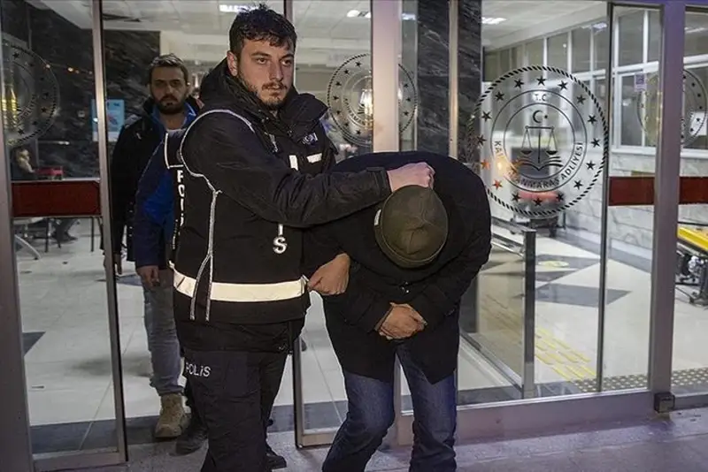 Túrkııada qıraǵan ǵımarattar qurylysyna qatysy bar 564 adam ustaldy