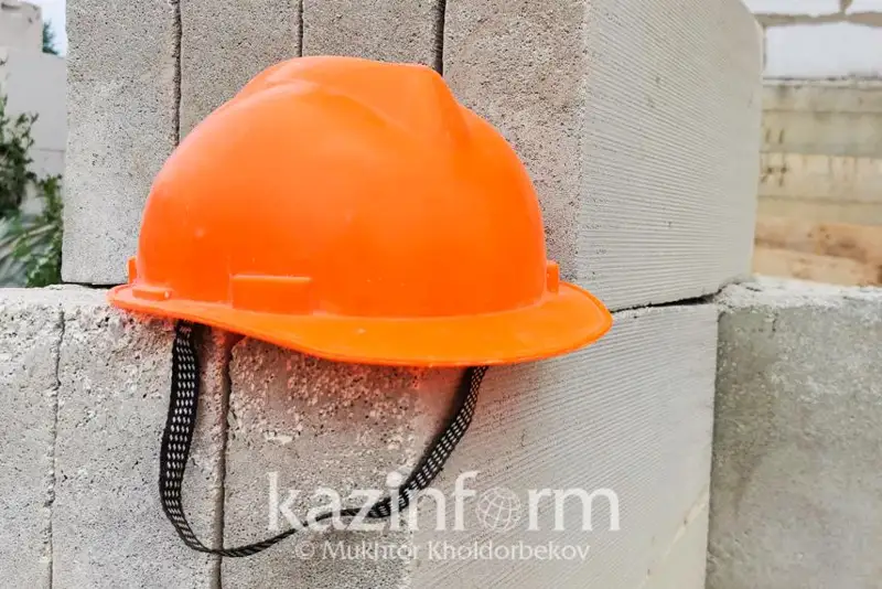 قۇرىلىس، تاكسي: شەتەلدىك ەڭبەك ميگرانتتارى نەمەن اينالىسادى