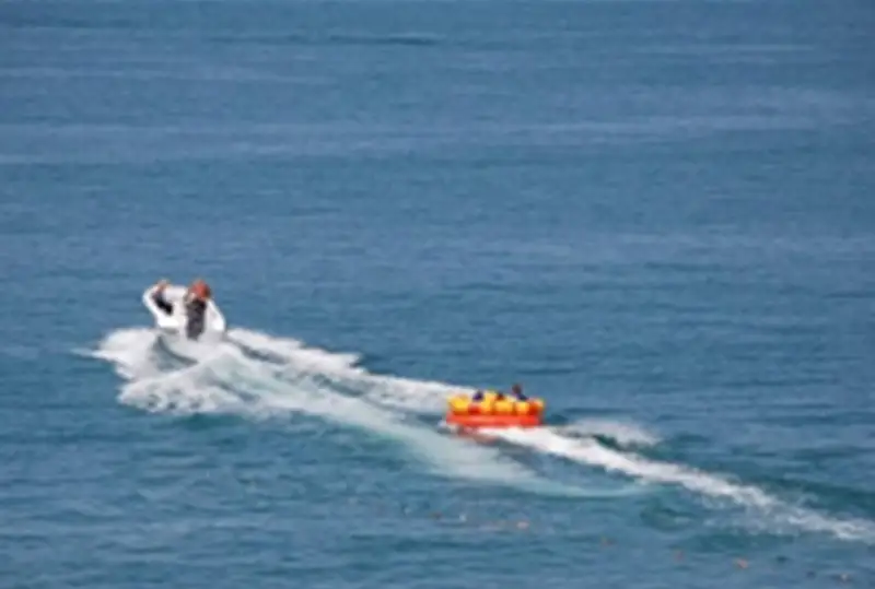 ىستىقكولدە سۋ اتتراكسيونى اپاتقا ۇشىراپ، 2 ادام قازا تاپتى