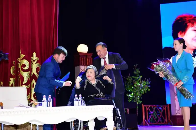 Eraly Toǵjanov: Bıbi-Ananyń bizdiń qoǵamǵa sińirgen eńbegi orasan zor